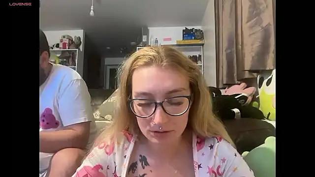 harleyblair online show from November 3, 2025, 11:37 pm