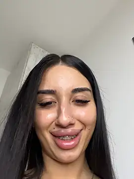 BlueEyes BB online show from April 8, 2026, 10:43 pm