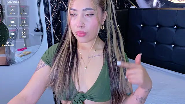 Snapshot of _ManuVeelez chatting on February 5, 2026, 3:44 am ManuVeelez online show from February 5, 2026, 3:44 am