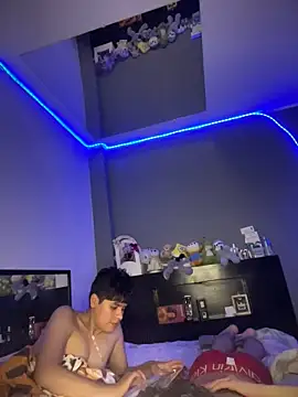 Snapshot of Kailertwink chatting on May 29, 2026, 3:04 am Kailertwink online show from May 29, 2026, 3:04 am