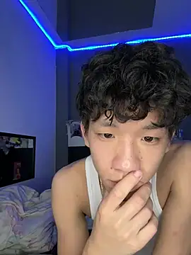 Snapshot of Kailertwink chatting on June 15, 2026, 9:50 pm Kailertwink online show from June 15, 2026, 9:50 pm