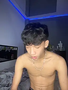 Snapshot of Kailertwink chatting on June 18, 2026, 2:43 pm Kailertwink online show from June 18, 2026, 2:43 pm
