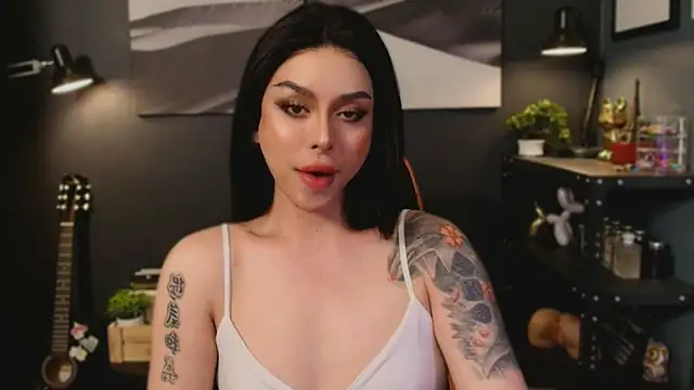 LUNACOCKSLAYER online show from October 25, 2025, 3:47 am