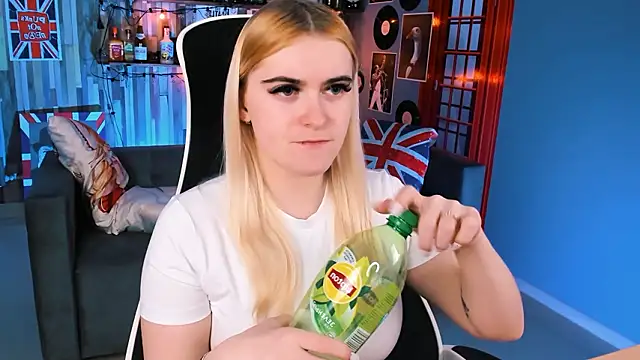 Stef Nicks online show from March 16, 2026, 9:02 am