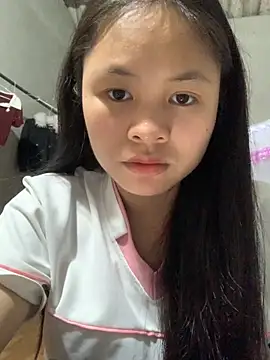 NhuFox online show from November 7, 2025, 12:27 pm