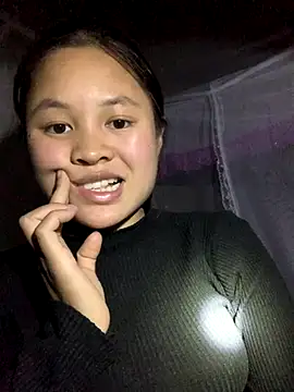 NhuFox online show from November 26, 2025, 1:01 pm