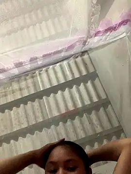 NhuFox online show from December 16, 2025, 1:27 pm