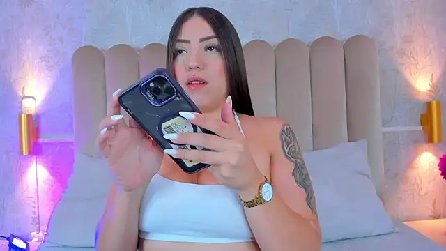 Snapshot of AliciaJerez1 chatting on December 17, 2025, 12:22 pm AliciaJerez1 online show from December 17, 2025, 12:22 pm