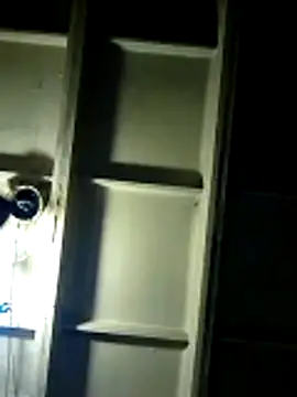 Snapshot of N_i_k_o_l_a_u chatting on December 21, 2025, 1:29 pm N i k o l a u online show from December 21, 2025, 1:29 pm