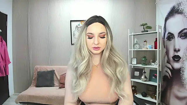 JaquelinLaurent online show from April 4, 2026, 6:38 pm