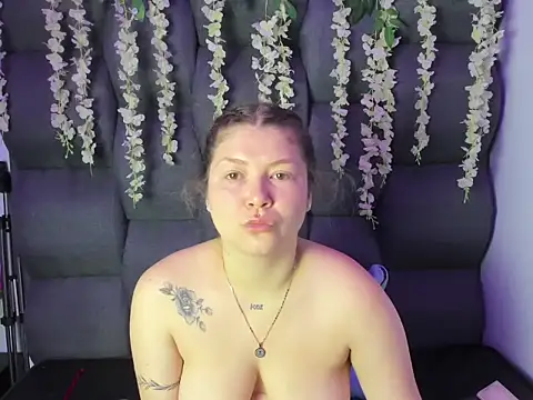 JuliettaRousse69 online show from February 4, 2026, 1:50 pm