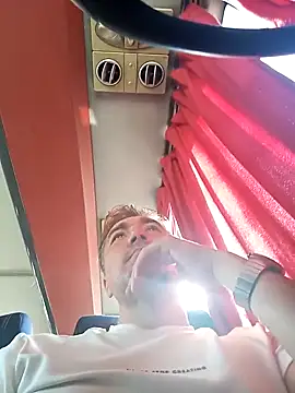 Snapshot of mert0359 chatting on September 9, 2025, 1:21 pm mert0359 online show from September 9, 2025, 1:21 pm