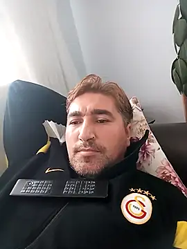 Snapshot of mert0359 chatting on September 29, 2025, 10:09 am mert0359 online show from September 29, 2025, 10:09 am