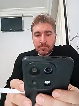 Snapshot of mert0359 chatting on December 3, 2025, 2:26 pm mert0359 online show from December 3, 2025, 2:26 pm