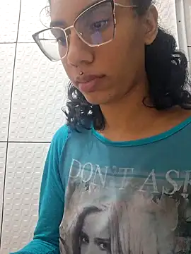 Snapshot of RavenShyfit chatting on October 22, 2025, 7:52 am RavenShyfit online show from October 22, 2025, 7:52 am