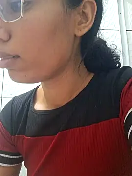 Snapshot of RavenShyfit chatting on November 8, 2025, 11:25 pm RavenShyfit online show from November 8, 2025, 11:25 pm