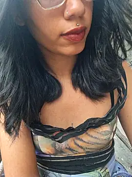 Snapshot of RavenShyfit chatting on November 14, 2025, 8:40 pm RavenShyfit online show from November 14, 2025, 8:40 pm