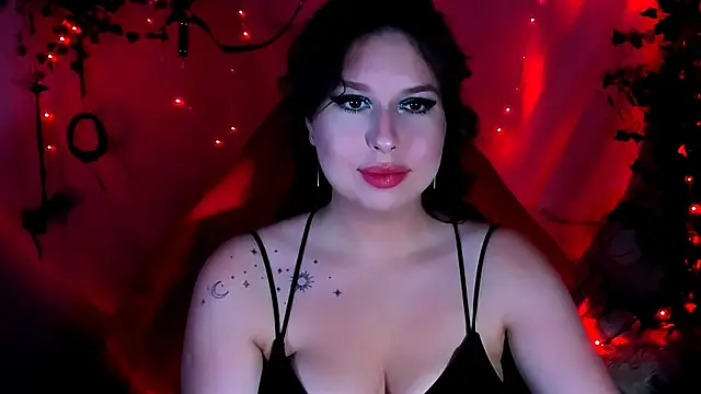 ChloeRicc online show from June 16, 2026, 9:06 pm