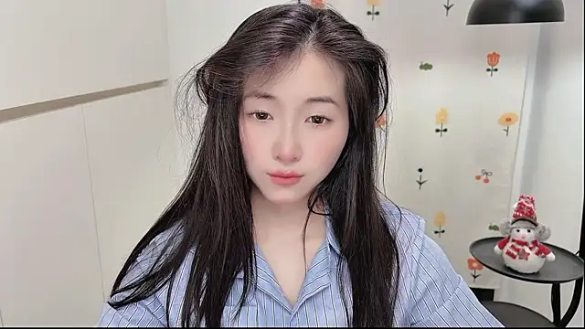 Rosalind xixi online show from May 21, 2026, 3:13 am