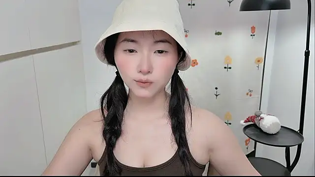 Rosalind xixi online show from May 26, 2026, 1:40 pm