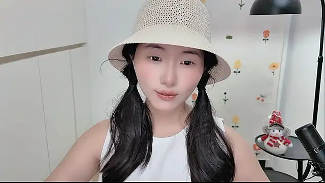 Rosalind xixi online show from May 30, 2026, 2:03 pm