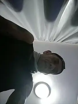 Snapshot of mexhotbi chatting on March 3, 2026, 8:26 pm mexhotbi online show from March 3, 2026, 8:26 pm