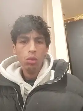 lusiboy96 online show from October 30, 2025, 9:22 am