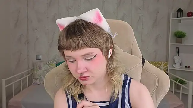 Tori Cutie online show from May 19, 2026, 12:05 am