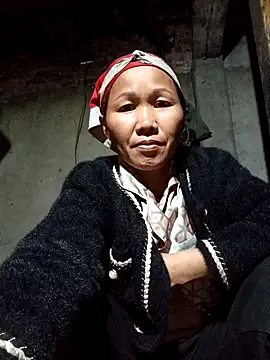 Snapshot of TinTin321 chatting on December 18, 2025, 10:54 am TinTin321 online show from December 18, 2025, 10:54 am