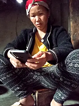 Snapshot of TinTin321 chatting on December 21, 2025, 12:40 am TinTin321 online show from December 21, 2025, 12:40 am