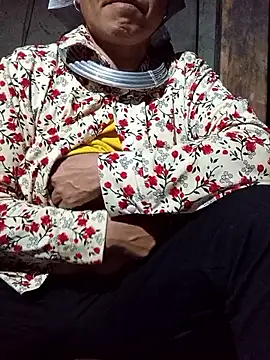 Snapshot of TinTin321 chatting on December 22, 2025, 11:13 pm TinTin321 online show from December 22, 2025, 11:13 pm