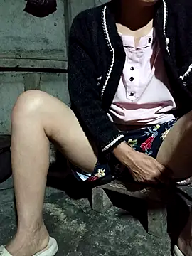 Snapshot of TinTin321 chatting on February 16, 2026, 10:17 pm TinTin321 online show from February 16, 2026, 10:17 pm