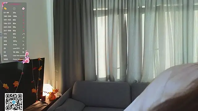 KristiGroune online show from November 18, 2025, 6:07 am