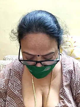 Snapshot of heera-rani chatting on December 18, 2025, 7:58 am heera-rani online show from December 18, 2025, 7:58 am