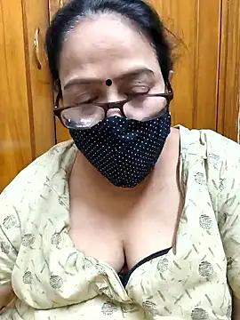 Snapshot of heera-rani chatting on January 9, 2026, 7:44 am heera-rani online show from January 9, 2026, 7:44 am