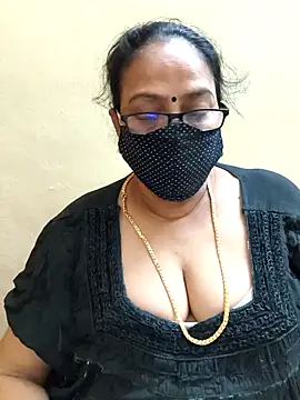 Snapshot of heera-rani chatting on February 2, 2026, 10:14 am heera-rani online show from February 2, 2026, 10:14 am