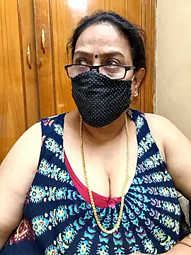 Snapshot of heera-rani chatting on February 6, 2026, 7:34 am heera-rani online show from February 6, 2026, 7:34 am