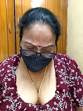 Snapshot of heera-rani chatting on February 10, 2026, 4:38 am heera-rani online show from February 10, 2026, 4:38 am