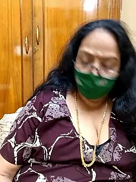 Snapshot of heera-rani chatting on February 15, 2026, 8:13 am heera-rani online show from February 15, 2026, 8:13 am