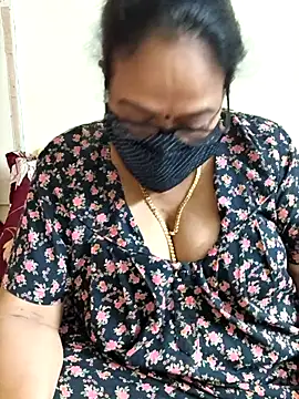 Snapshot of heera-rani chatting on February 18, 2026, 4:25 pm heera-rani online show from February 18, 2026, 4:25 pm