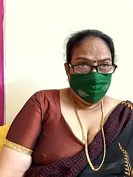 Snapshot of heera-rani chatting on February 23, 2026, 4:43 am heera-rani online show from February 23, 2026, 4:43 am