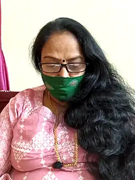 Snapshot of heera-rani chatting on March 31, 2026, 5:52 am heera-rani online show from March 31, 2026, 5:52 am