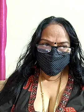 Snapshot of heera-rani chatting on April 5, 2026, 5:59 am heera-rani online show from April 5, 2026, 5:59 am