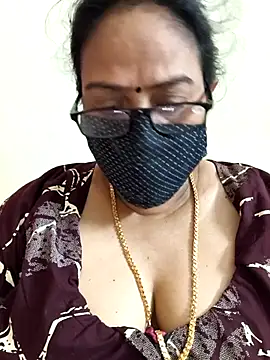 Snapshot of heera-rani chatting on April 8, 2026, 6:24 am heera-rani online show from April 8, 2026, 6:24 am