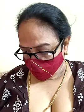 Snapshot of heera-rani chatting on April 9, 2026, 7:47 am heera-rani online show from April 9, 2026, 7:47 am