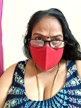 Snapshot of heera-rani chatting on April 10, 2026, 5:23 am heera-rani online show from April 10, 2026, 5:23 am