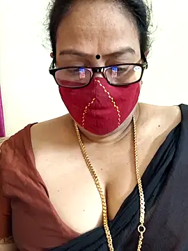 Snapshot of heera-rani chatting on April 13, 2026, 5:24 am heera-rani online show from April 13, 2026, 5:24 am