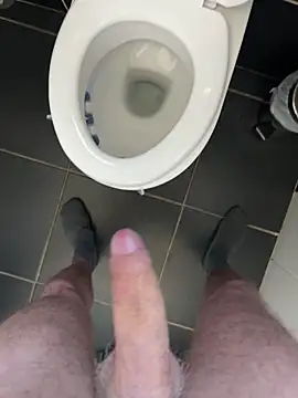 Snapshot of testbencher chatting on February 21, 2026, 1:34 pm testbencher online show from February 21, 2026, 1:34 pm