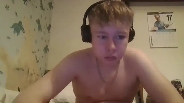 Snapshot of TomasCramp chatting on October 2, 2025, 3:52 pm TomasCramp online show from October 2, 2025, 3:52 pm