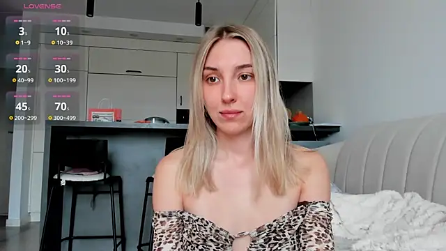 Snapshot of Sunny_Rina_ chatting on May 7, 2026, 7:58 am Sunny Rina online show from May 7, 2026, 7:58 am
